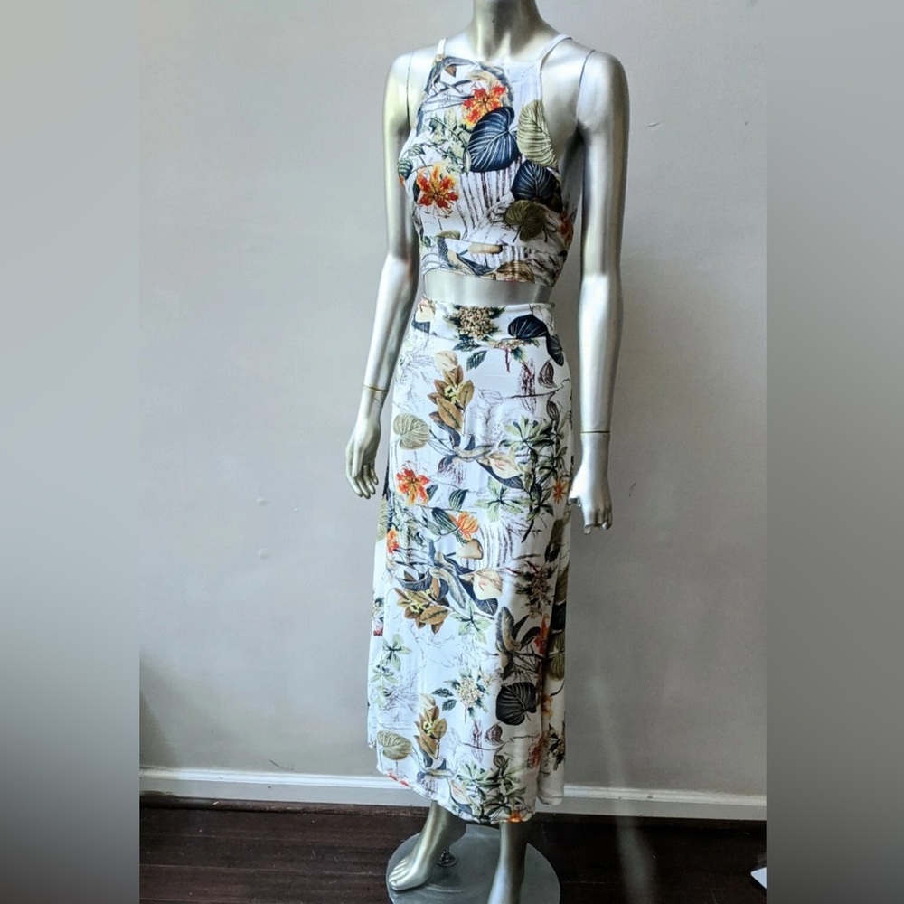 Tropical Floral 2-Piece Set – Crop Top & Maxi Skirt – Size Small